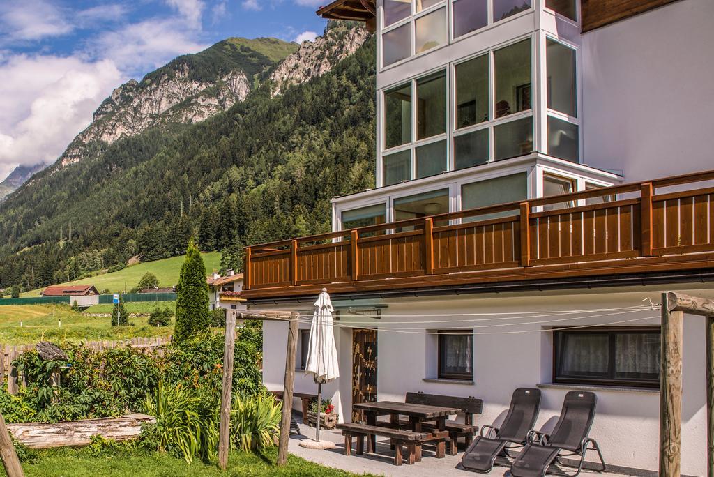 Ottohof - Feldblick Apartment Colle Isarco Luaran gambar