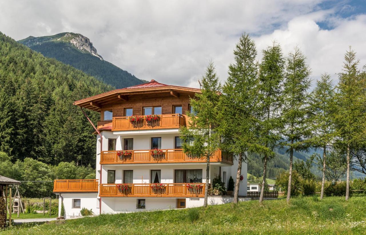 Ottohof - Feldblick Apartment Colle Isarco Luaran gambar